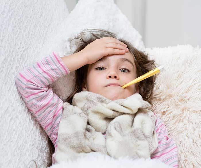 Sốt trên 38 độ không hạ, mệt mỏi là triệu chứng để nhận biết cúm sớm